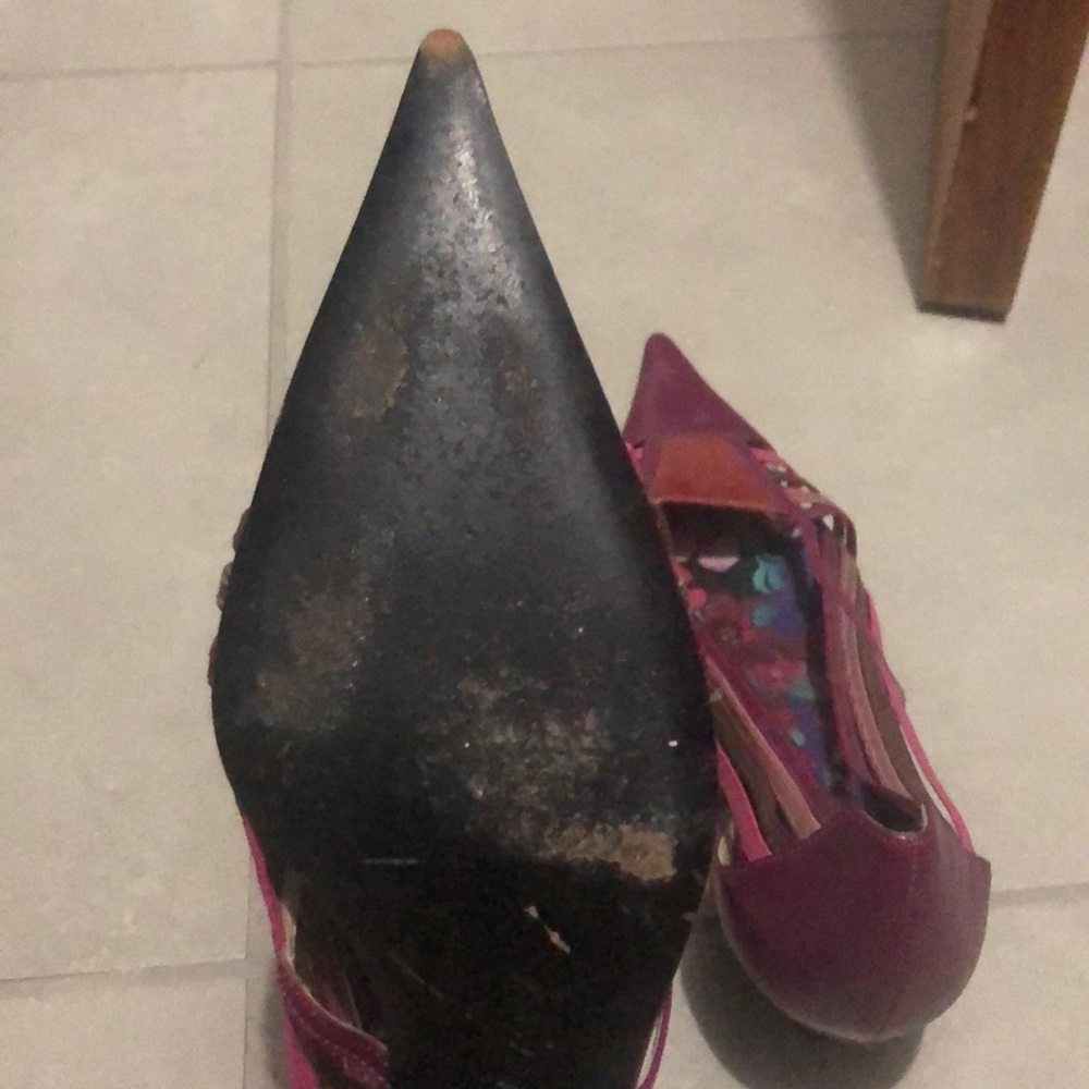 Shoe - Picture 5 of 7